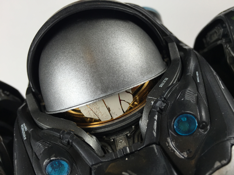 Illustration for article titled The Ultimate StarCraft Action Figure